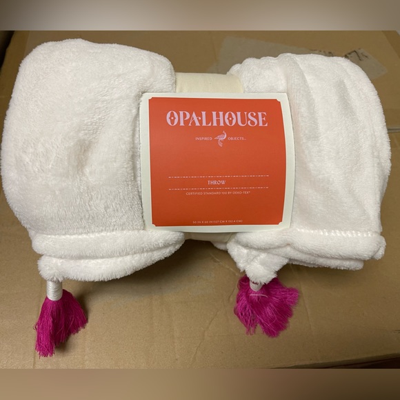 Opalhouse Bedding New Opalhouse Plush Throw Blanket Pink Tassels